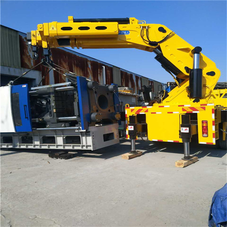 宽城县 大吨位折臂吊出租费用解析：一小时租赁多少钱