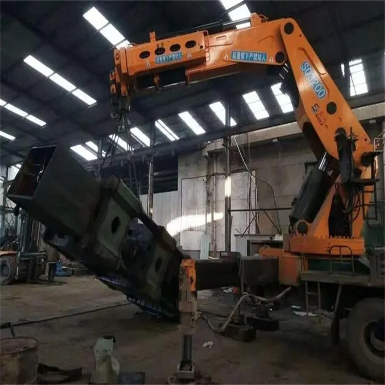 宽城县130吨折臂吊车出租吊机租赁附近电话